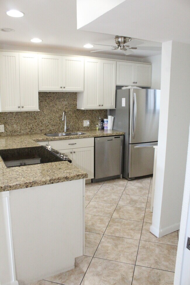 Kitchen - 4381 Trevi Ct