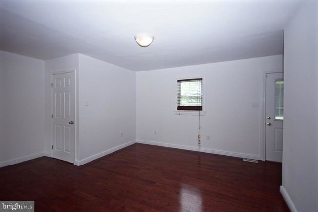 Building Photo - 34 St Moritz Dr