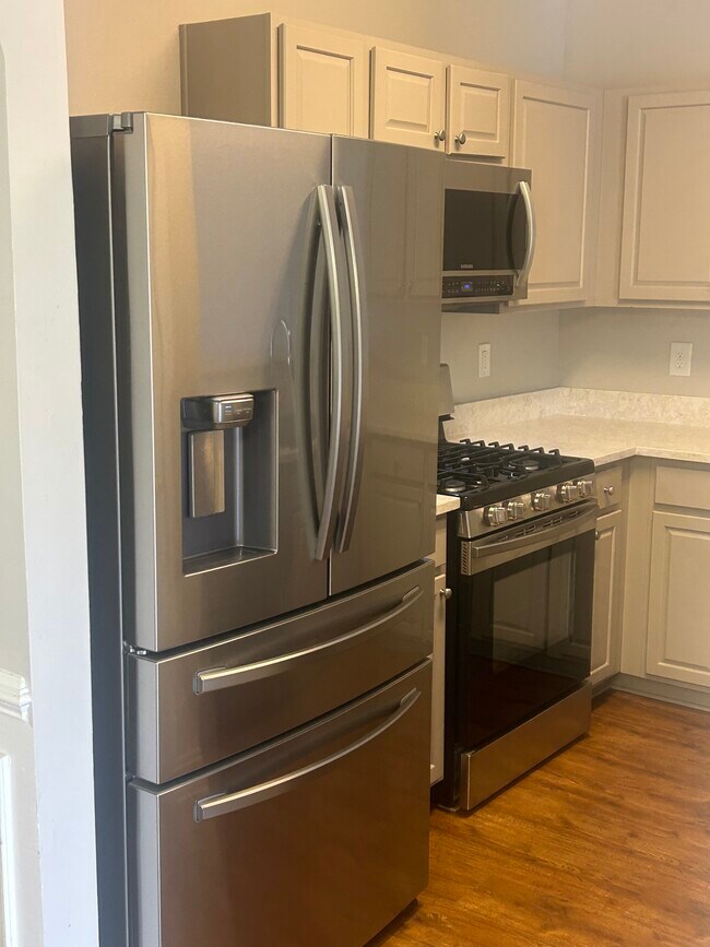 Foto del edificio - 282 Azalea Cir