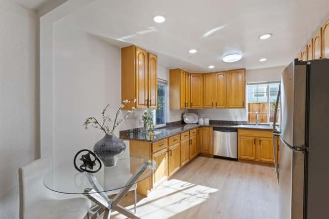 Foto del edificio - 383 N Sunnyvale Ave