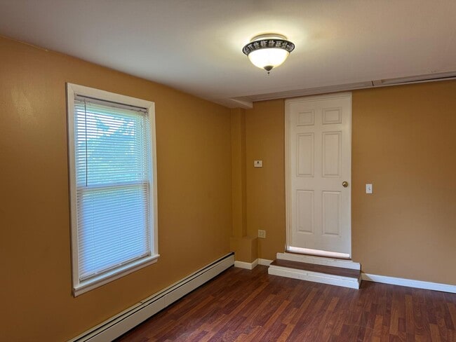 Building Photo - 14 Court St