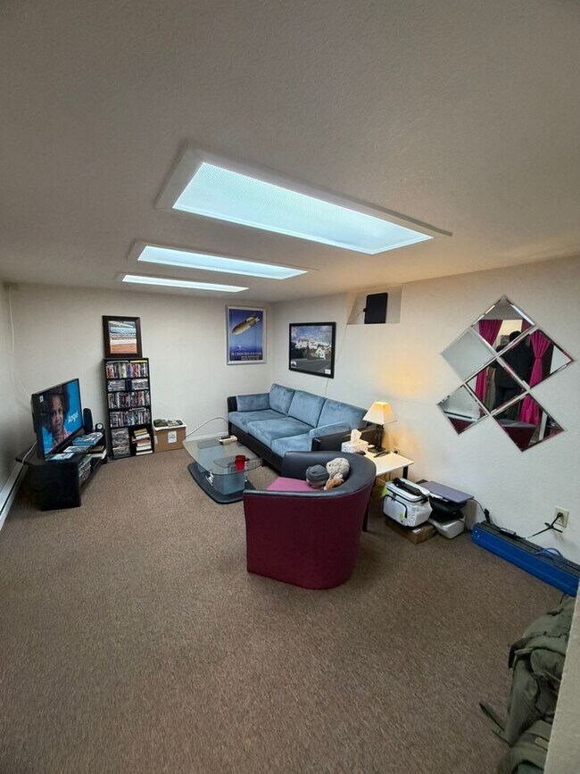 Foto del edificio - 1069 N Meridian Rd