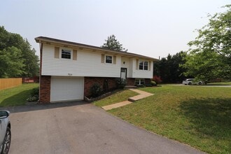 Building Photo - 937 Ragle St