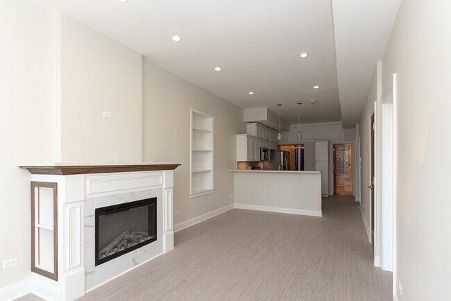 Building Photo - 1815 N Clybourn Ave