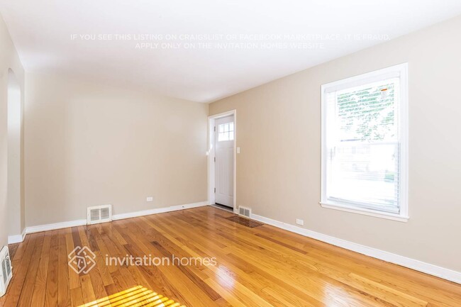 Building Photo - 4216 Prairie Ave