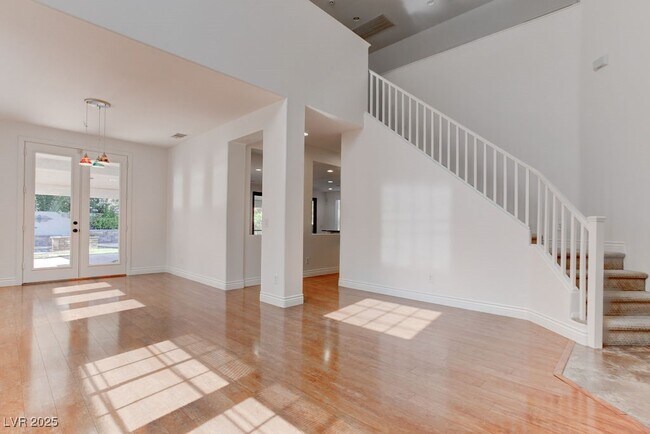 Building Photo - 10381 Walking View Ct
