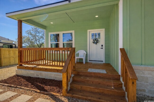 Foto del edificio - 656 Skyline Dr