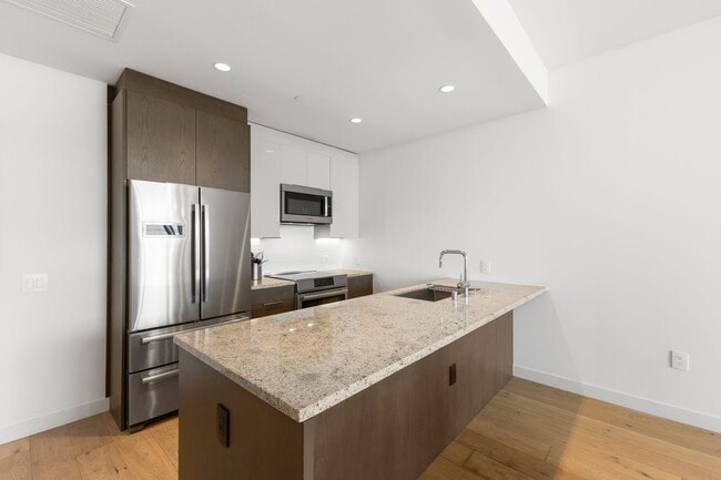 Building Photo - AEO #4007 - 1BR Penthouse