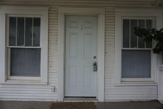 Building Photo - 2812 Ave R