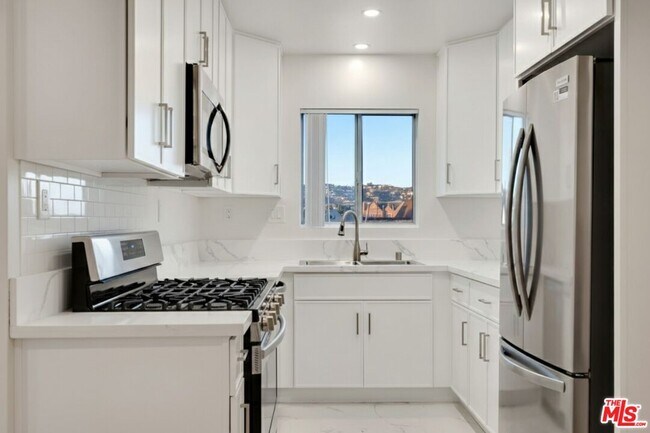 Foto del edificio - 1477 S Canfield Ave