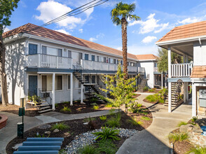 Building Photo - Del Coronado Apartments