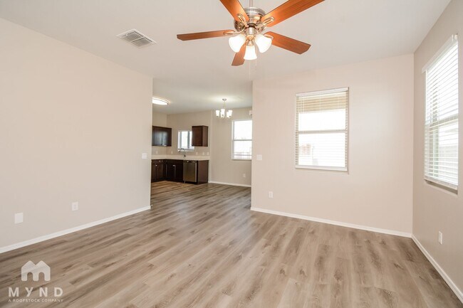 Foto del edificio - 6330 S 252nd Ln
