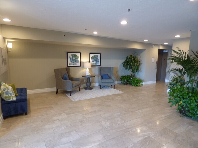Foto del edificio - Spacious 2 Bedroom 2 Bath Condo in Bankers...