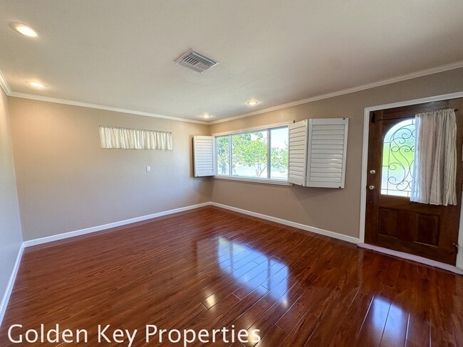 Building Photo - Stunning remodeled home in Costa Serena (5...