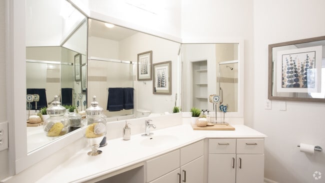 2 Bd, 2 Ba - Bridge at River Place