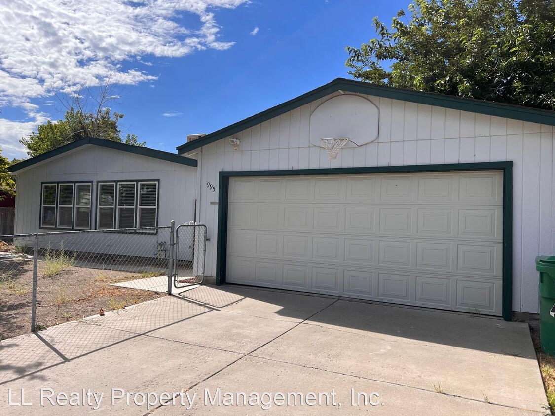 Foto principal - 3 br, 2 bath House - 995 Green Valley Drive