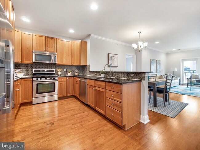 Building Photo - 500 Regatta Dr
