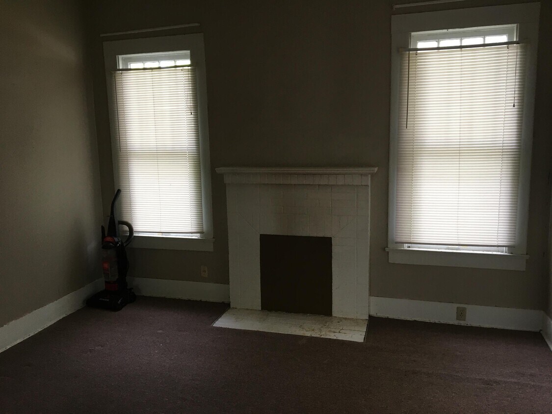 Primary Photo - 417 E Mississippi Ave