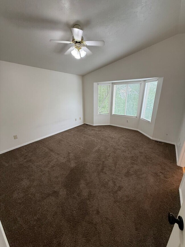 Building Photo - Coming soon 4 Bed/ 3 Bathroom house in Wes...