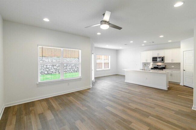 Foto del edificio - 1856 Bonham Ln