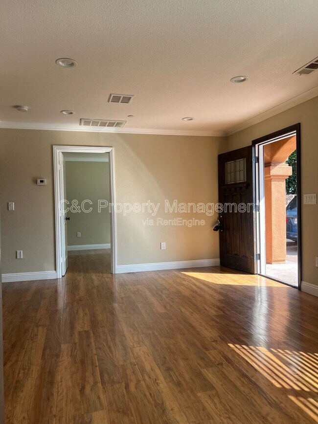Foto del edificio - 1445 1/2 South Sunol Drive