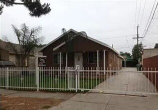 Building Photo - 1151-1153 E 88th Pl