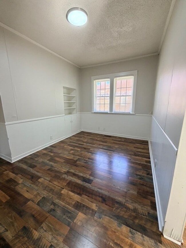 Building Photo - 727 Truett Ave