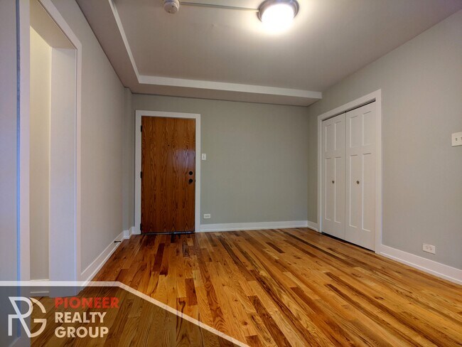 Foto del edificio - 552 W Arlington Pl