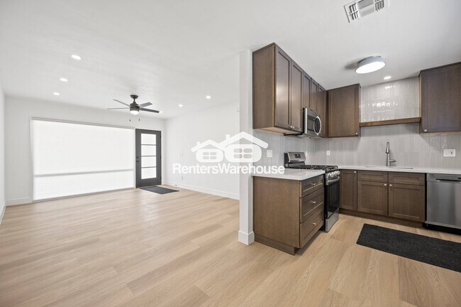 Building Photo - 844 W Osborn Rd