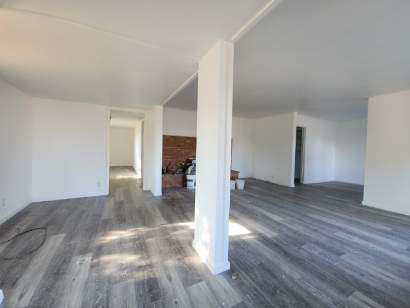 Foto del edificio - 7245 Hwy 99 E