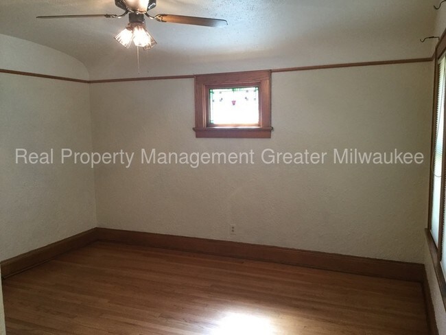 Building Photo - 2356 S 57th St