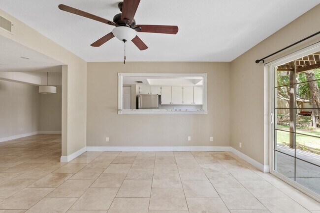 Foto del edificio - 2232 W Lindner Ave