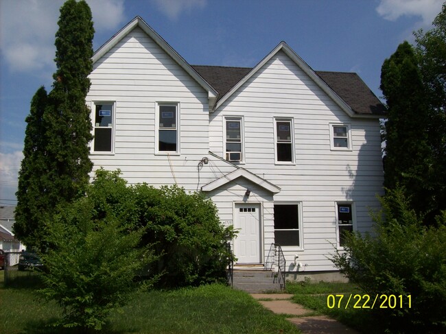 Building Photo - 1715 Babcock St