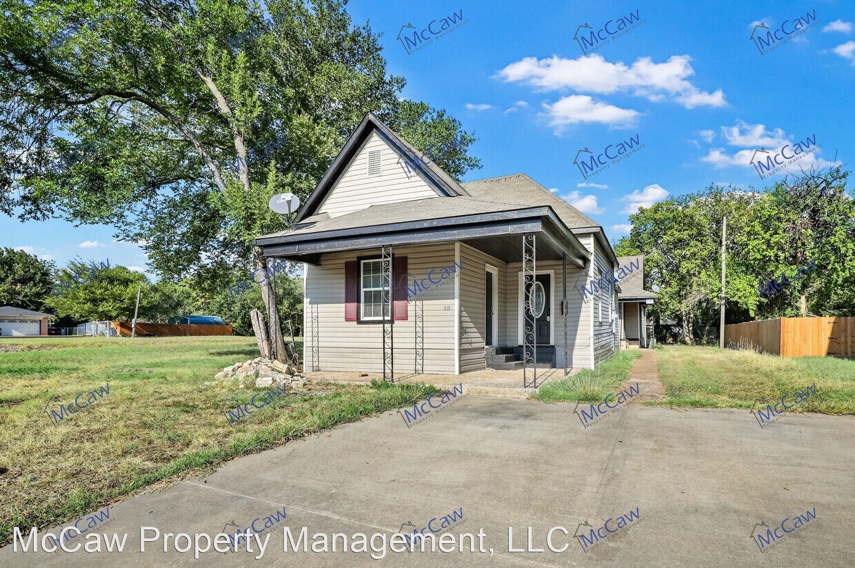 3 br, 1 bath House 419 N. Grand Ave. A House Rental in Sherman, TX