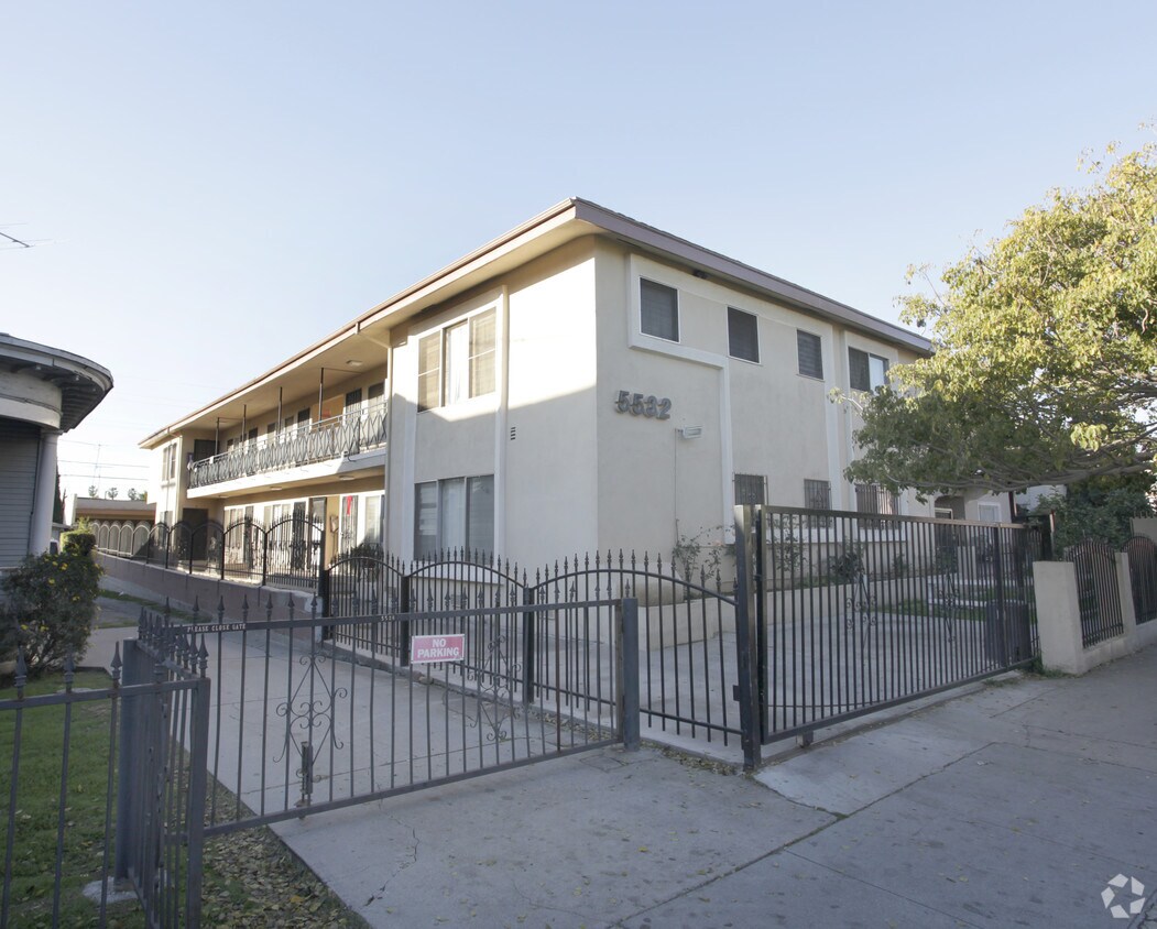 Primary Photo - 5532 Lexington Ave
