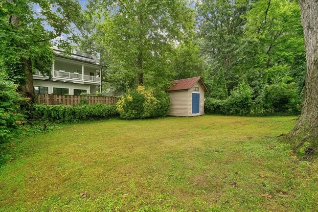 Building Photo - 3003 Blueford Rd