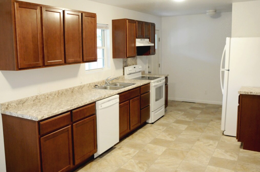 Building Photo - Main Street Apartments