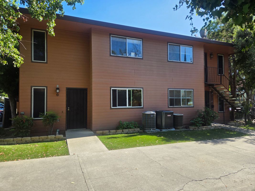 Building Photo - 135 3rd St