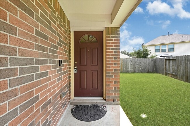 Building Photo - 3007 Apple Dale Dr
