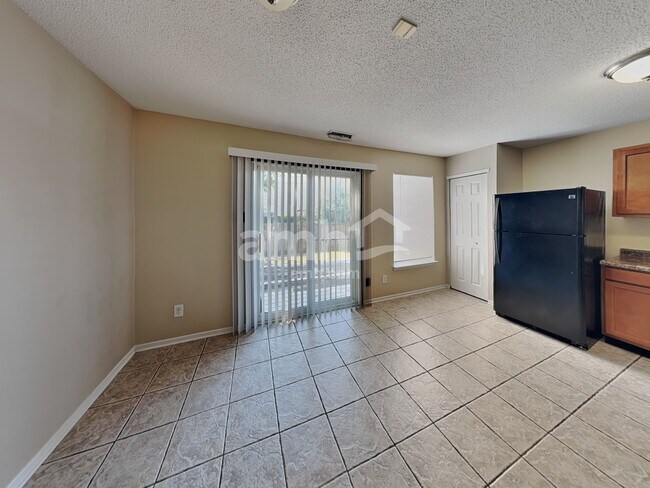 Foto del edificio - 3011 Earlswood Ln