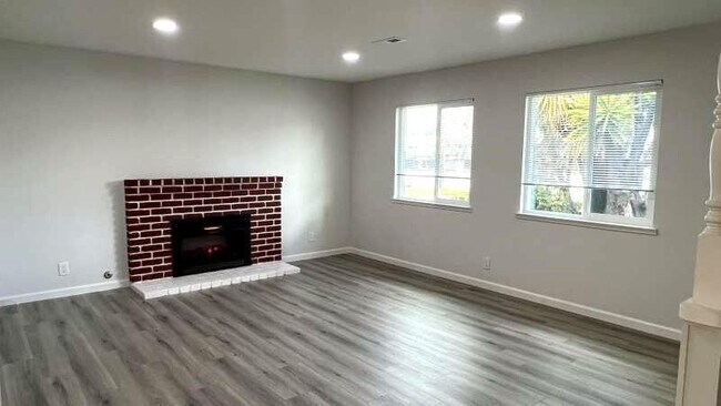 Foto del edificio - 1281 Saratoga Ave