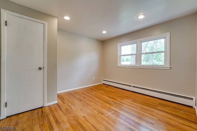 Building Photo - 428 Midland Ave