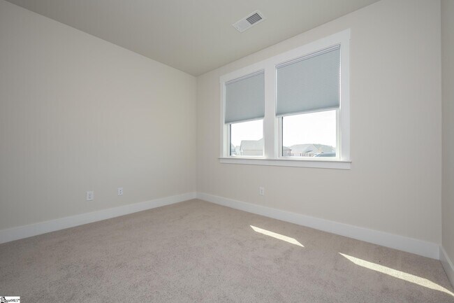 Building Photo - 140 Laurel Oak Dr