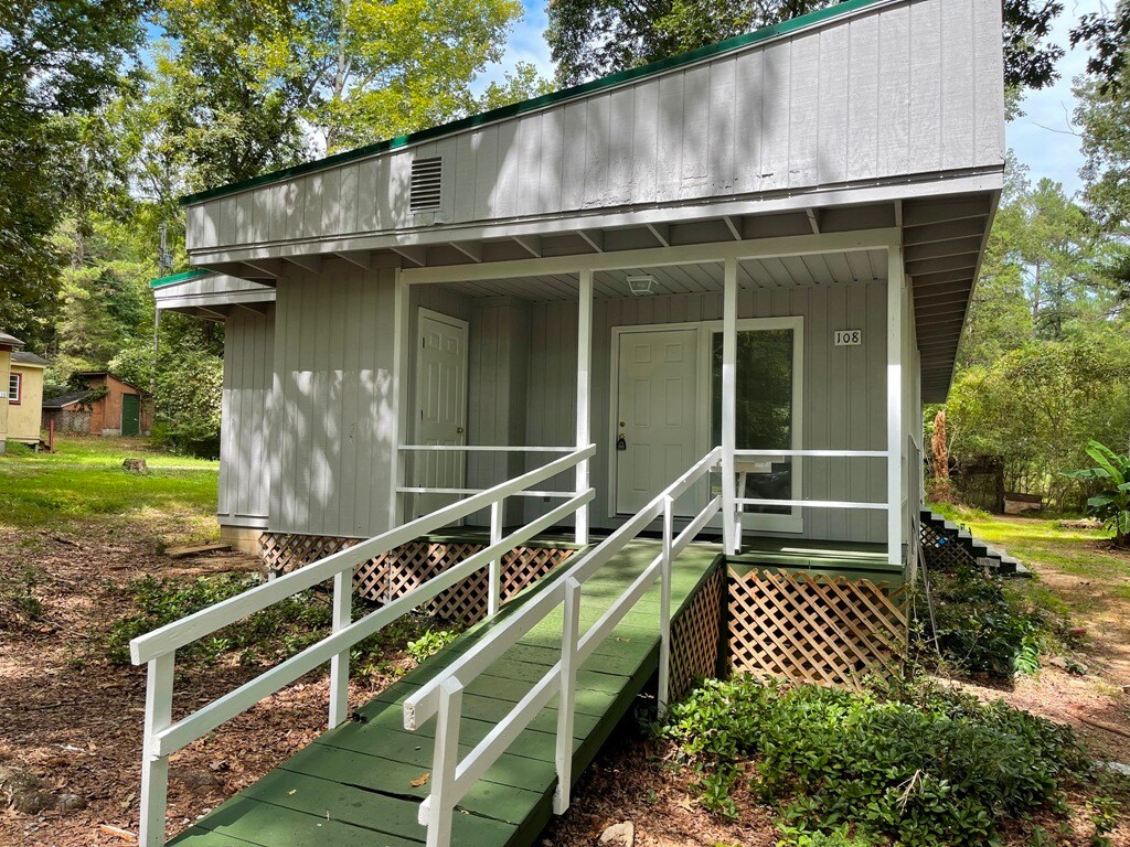 Primary Photo - 108 Wild Primrose Ln