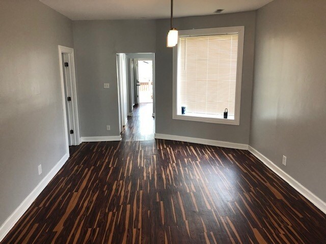 Building Photo - 2447 W Flournoy St