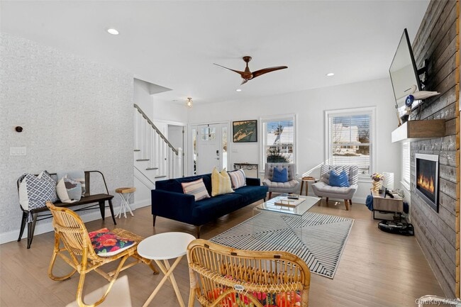 Foto del edificio - 1510 Maple Ln