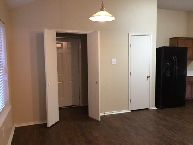 Building Photo - 1044 McKavett Dr