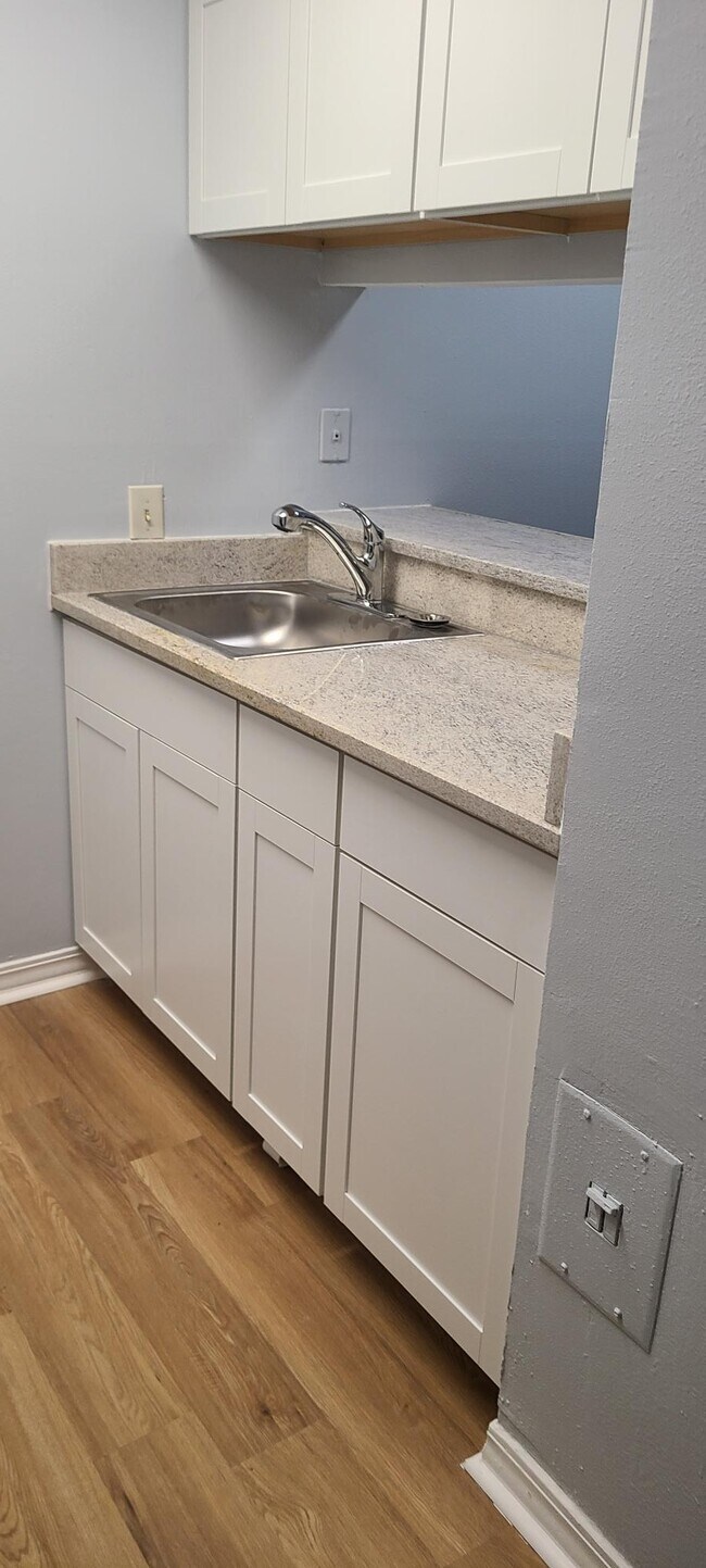 Foto del edificio - 4101 Hessmer Ave