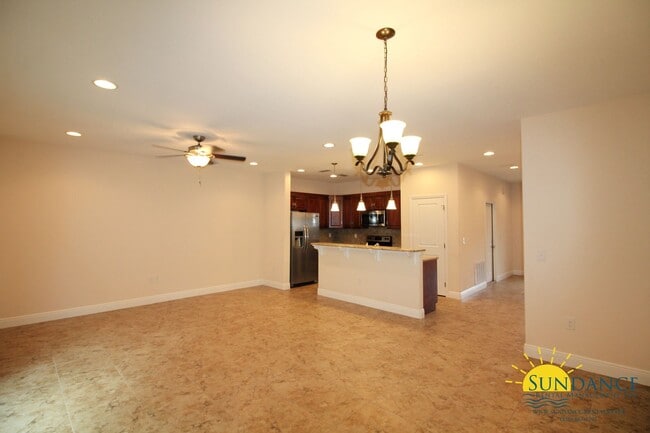 Building Photo - Beautiful 3 Bedroom Townhouse Near Both Bases