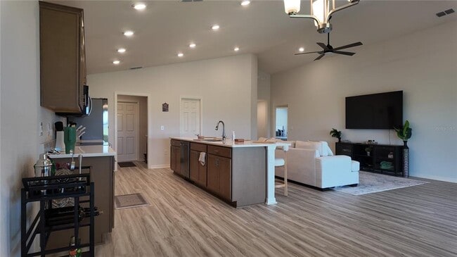 Building Photo - 2259 Sunset Wy